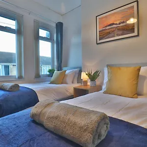 Devon St - Cozy Home, Free Easy Parking! Holiday home Kingston upon Hull